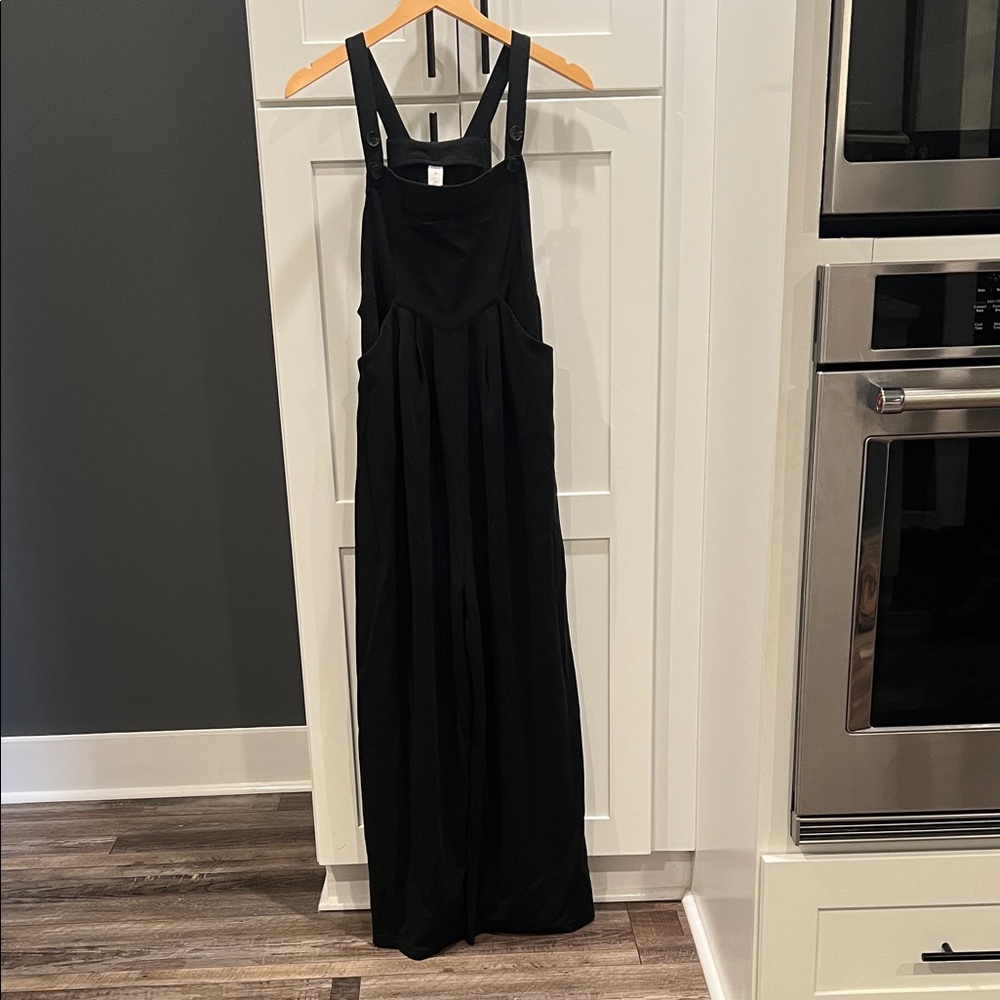 HALARA Black Wide-Leg Jumpsuit